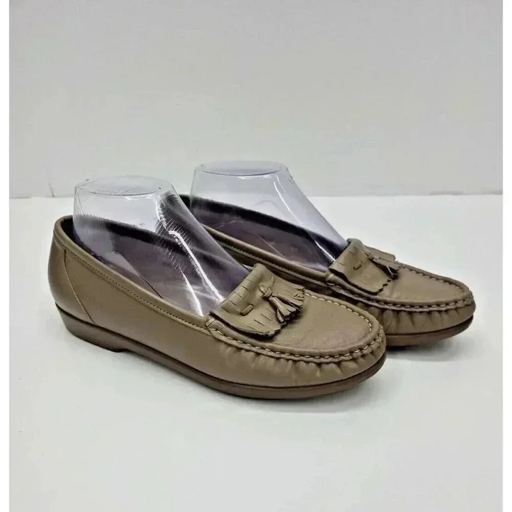 SAS Tripad Comfort Slip On Loafer Shoes Women's Size 8.5 M Beige Tassels